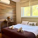 Boutique 2 Bedroom *