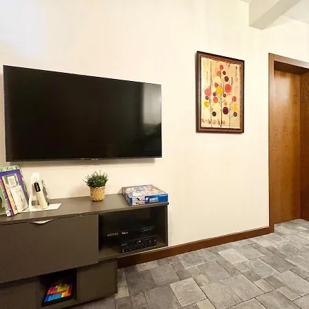 Boutique 2 Bedroom Apartment *