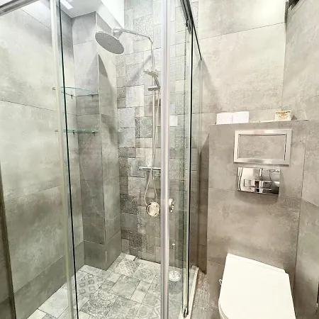 Boutique 2 Bedroom *