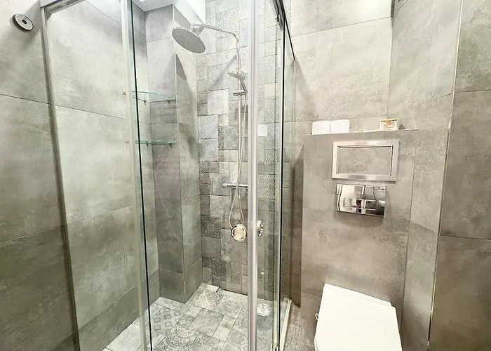 Boutique 2 Bedroom *